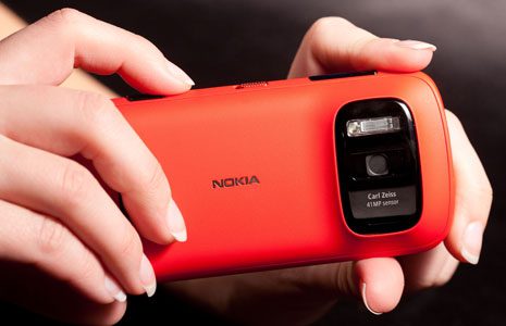 Nokia 808 PureView hands-on