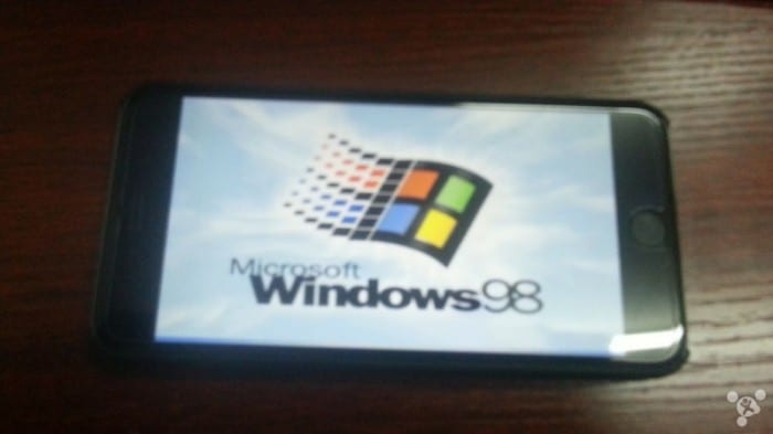 Windows 98 on iPhone 6 Plus
