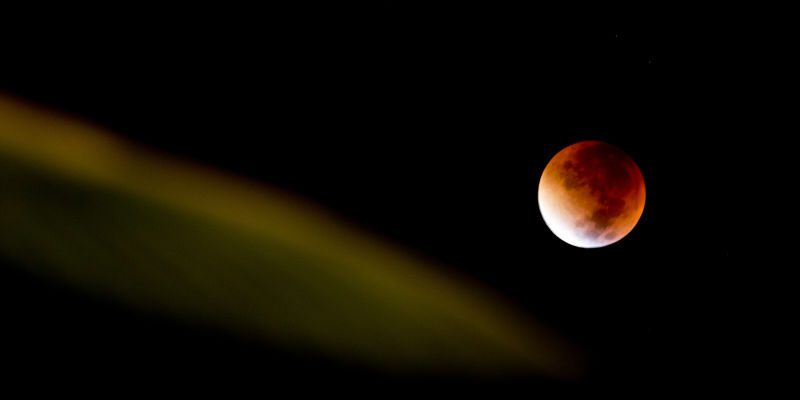 Εντυπωσιακές Φωτογραφίες Από Την Υπερπανσέληνο Του 2015